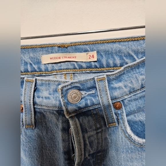 Levi's Wedgie Straight Jeans - Picture 5 of 7